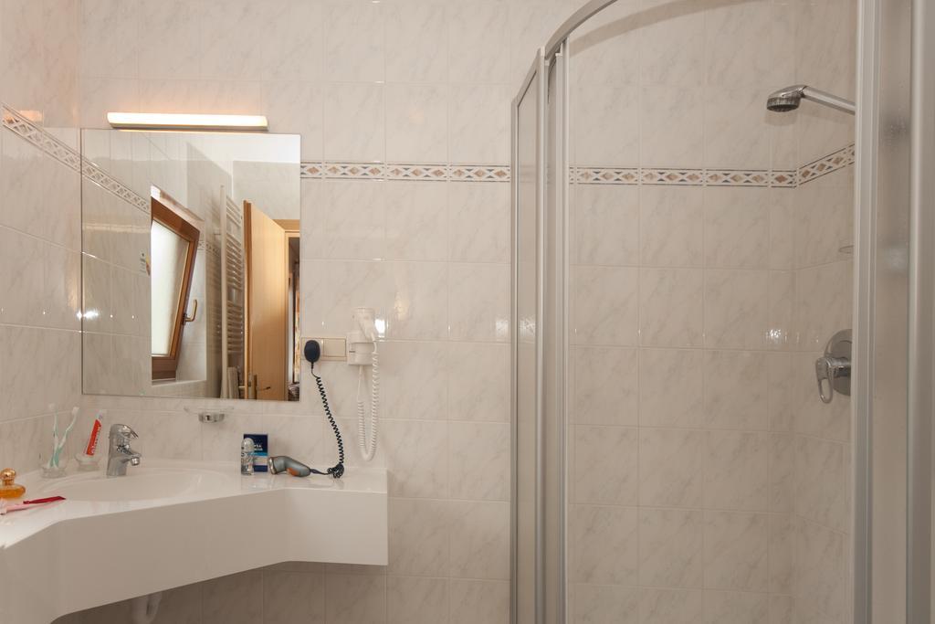 Hotel Viktoria Castelrotto Kültér fotó